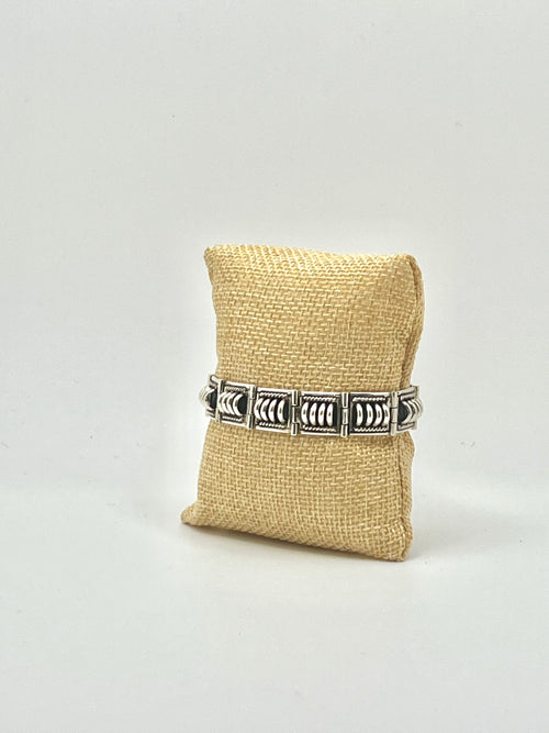{{ brindle_boutique }} {{ online_boutique }} {{ jeans}} {{ brindle boutique }} {{ handbags }} {{ Native American jewelry }} {{ jewelry }} {{ cowhide}} {{ leather handbag}} {{ cowhide purse}} {{ turquoise}} {{ Navajo pearls }} {{ sterling silver}} {{ sterling silver pearls }} {{ necklace }} {{ bracelet }} {{ earrings }} {{ pendants }} {{ Navajo }} {{ cowhide tote }} {{ jeans }} {{ kan can }} {{ haute southern hyde }} {{ countryside co. }} {{ western }}
